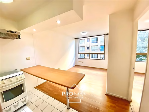 Departamento en arriendo Metro Santa Ana