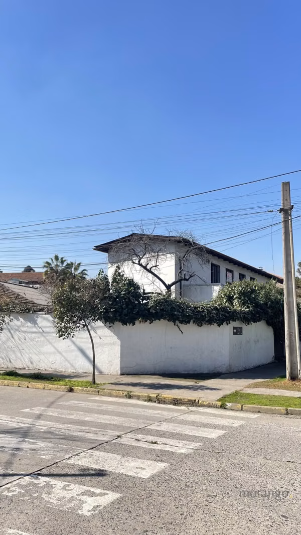 Amplia y cómoda casa  en Ñuñoa