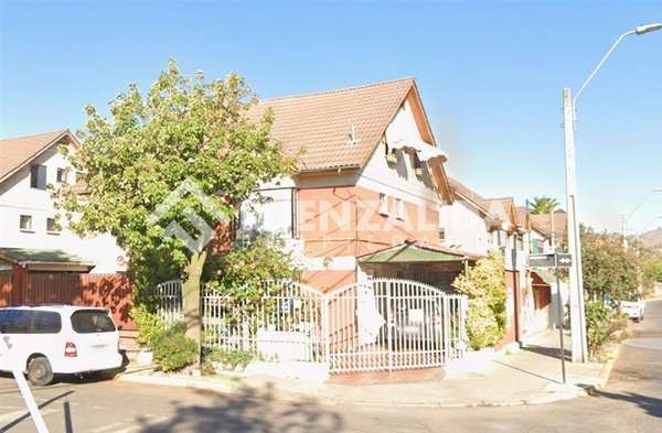 Casa en venta de 5 dorm con Negocio en Ciudad Satelite Maipú