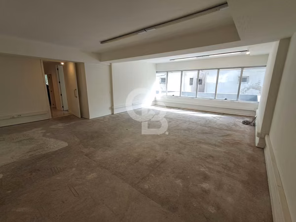 Plaza Perú - Oficinas de excelentes espacios - 170 m²