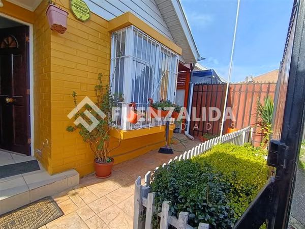 Casa en arriendo de 3 dormitorios en Ciudad del Sol, ECH