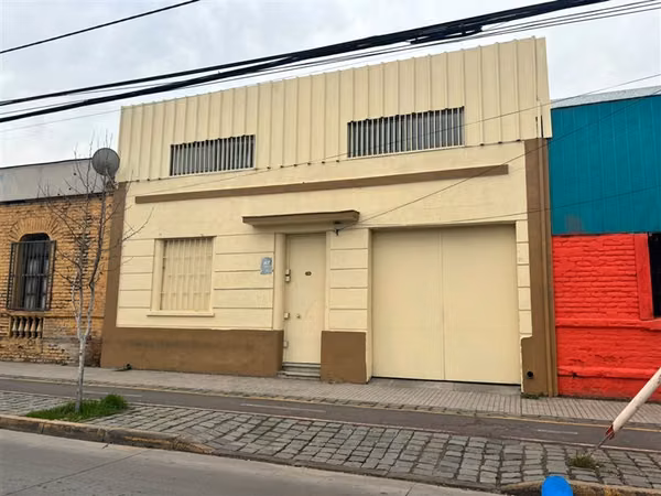 Local Comercial arriendo calle Carmen/ Santiago