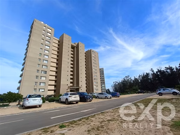Departamento en venta de 2 dorm. en El Tabo con gran piscina