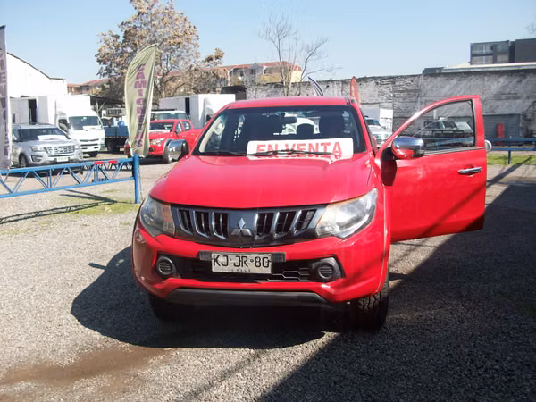 camioneta mitsubishi  l200 katana cr2.4 diesel 4x2 2018