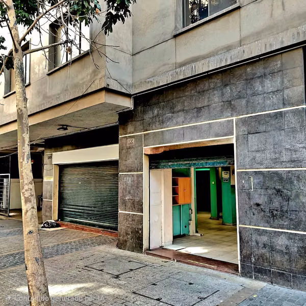 LOCAL COMERCIAL CERCANO A LA MONEDA .Precio Bajo Tasación