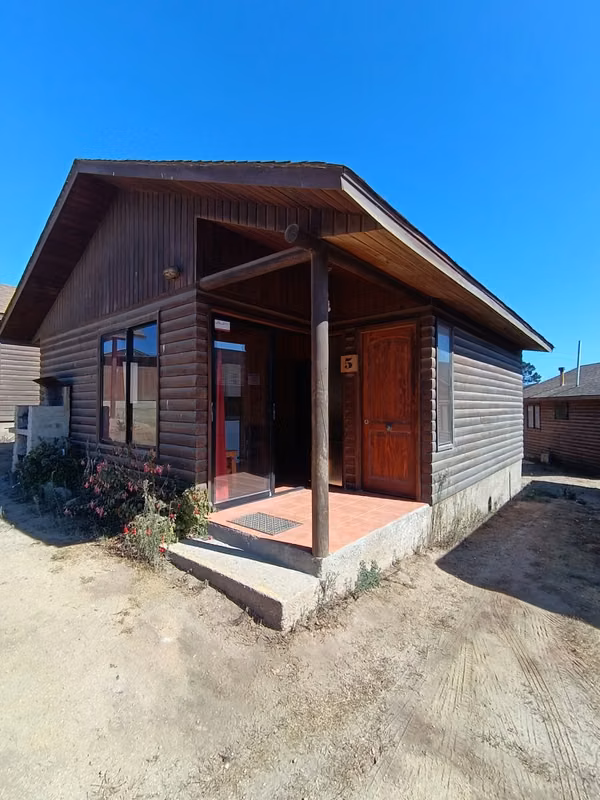 Conjunto turístico cabañas y casa lujosa de veraneo en El Quisco. Alta rentabilidad.