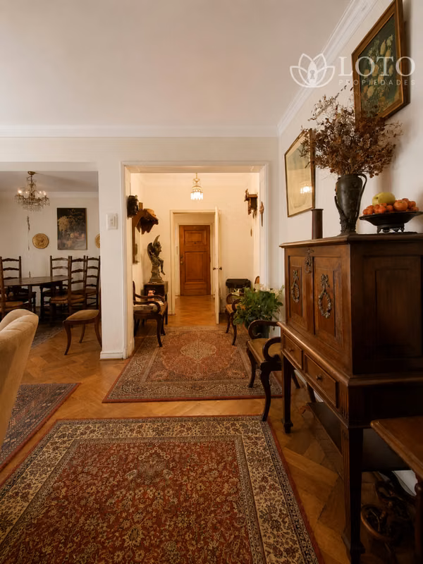 Venta de amplio departamento en centro de Viña, a pasos de plaza Vergara.