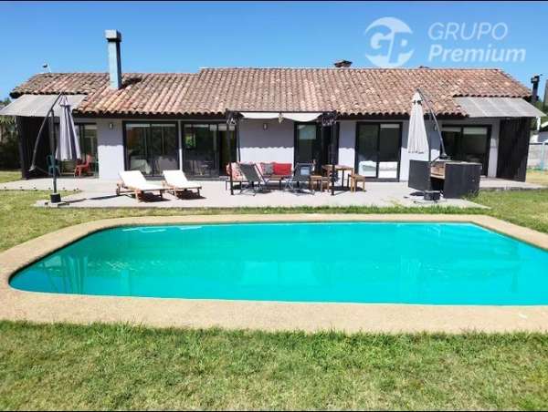 Casa en venta de 4 dormitorios en Pingueral