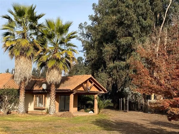 AP765 210 m2 en 4000 de terreno, 3D 2B estar y servicios