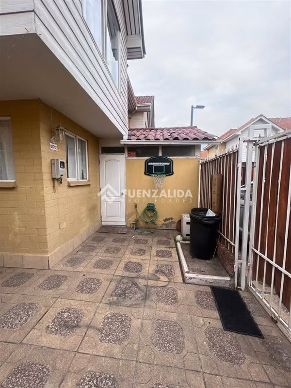 Casa en arriendo de 3 dorm. en Puente Alto