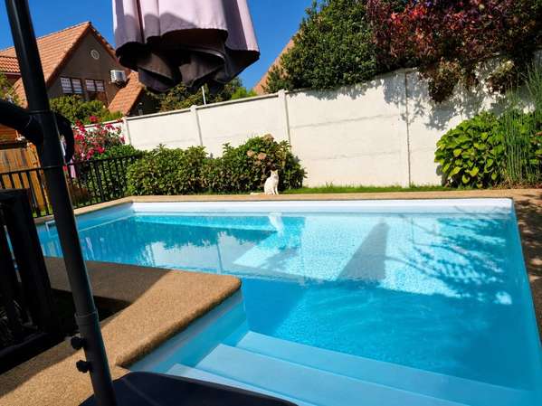 VENDE CASA SECTOR QUILAMAPU 3D-2B- 1 PISO- PISCINA