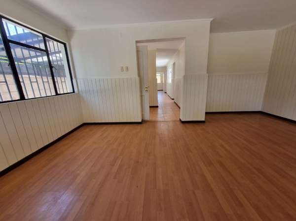 ARRIENDO CASA CÉNTRICA CON FINES COMERCIALES