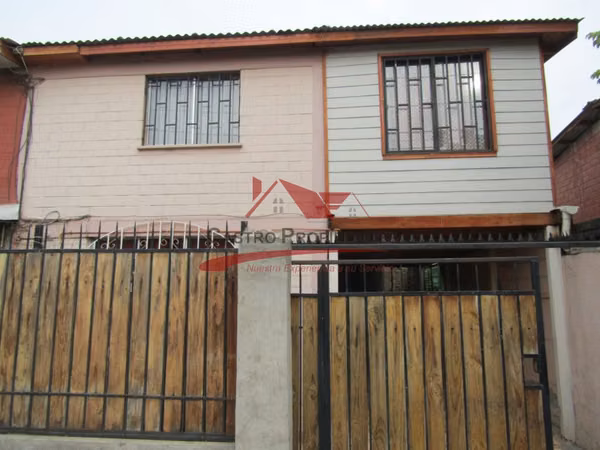 Casa de Dos Pisos Ampliada, 4 Dormitorios, 1 Baño, Quilicura.