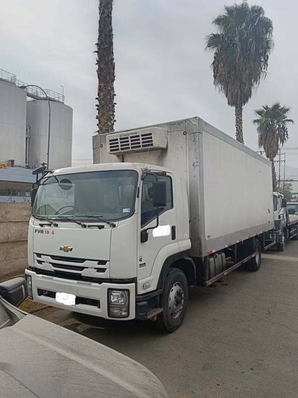 CHEVROLET FVR 1826 AÑO 2022 4X2 8MT EQ DE FRIO 12 PALLET.