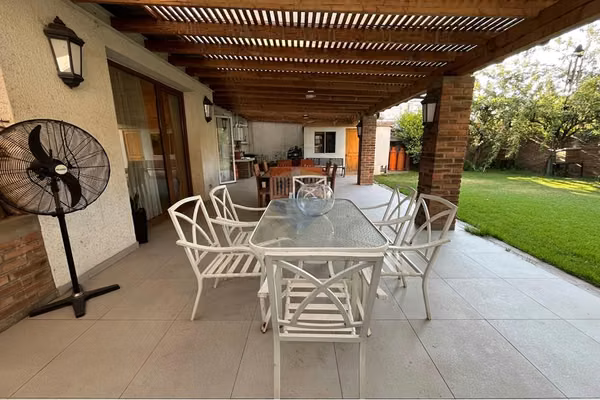 Casa 2 pisos 4d+4b, 4 terrazas+patio. ñuñoa