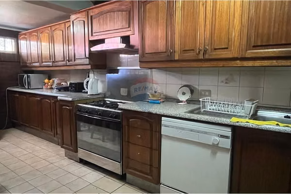 Casa, 5h, 2 baños y 1/2  yungay