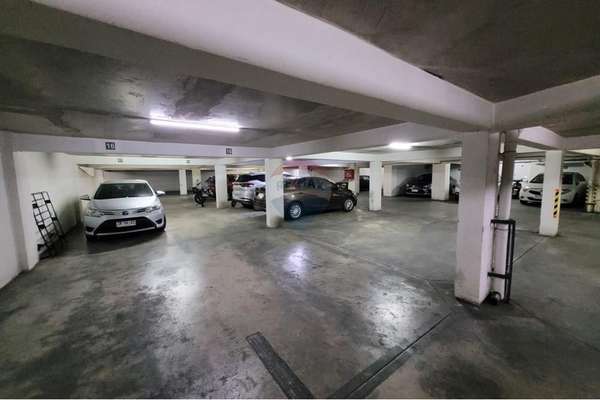 Arriendo de estacionamiento tandem
