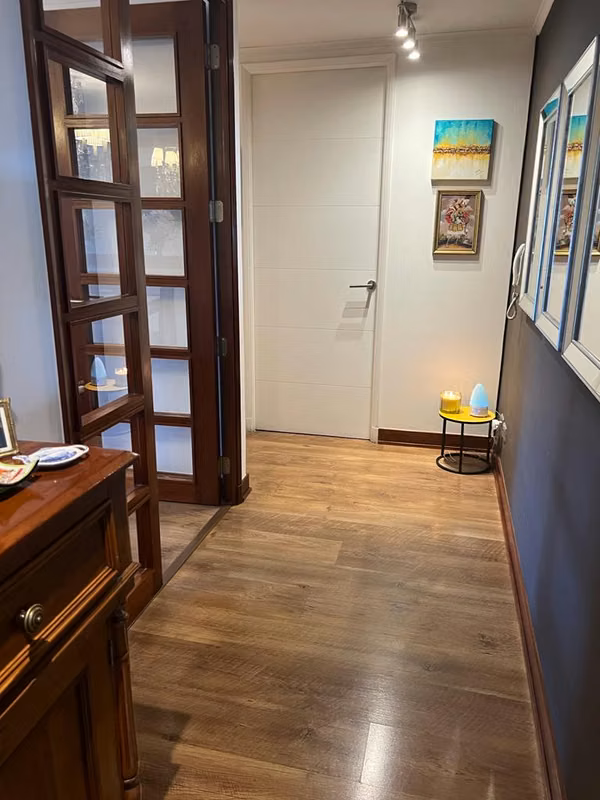 3 DORMITORIOS 2 EN SUITE 140 M2 MAS   57 M2 DE PATIO JARDIN
