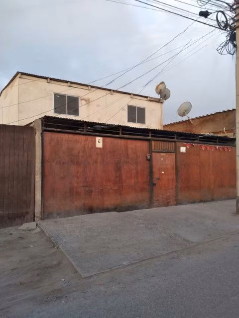 Venta casa 8 dormitorios. Alto Hospicio