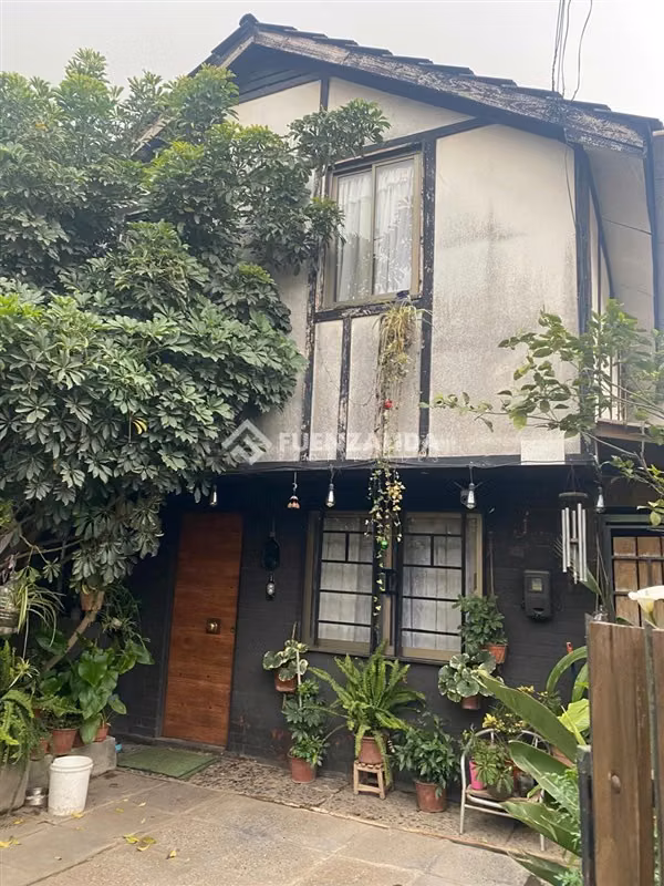 Casa en venta de 4 dorm. en Maipú
