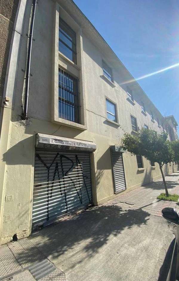 Edificio corporativo / Metro Moneda  (180560)