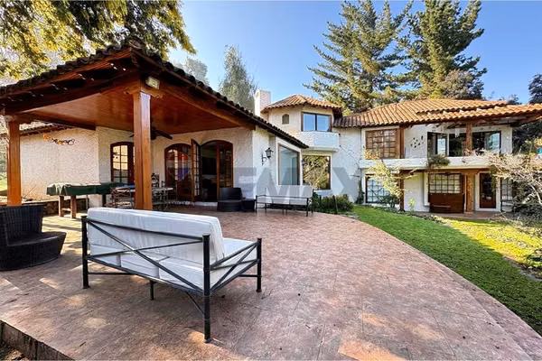 Gran casa en venta en la reina