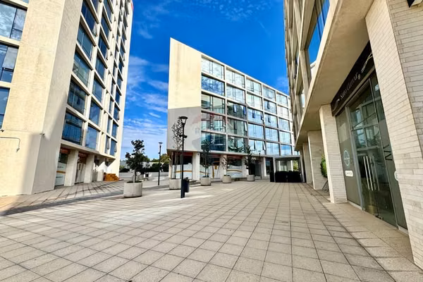 Venta oficina av. chicureo 2 ambientes