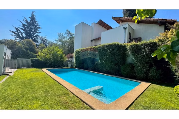 Casa en venta en la reina, 625 m2 totales