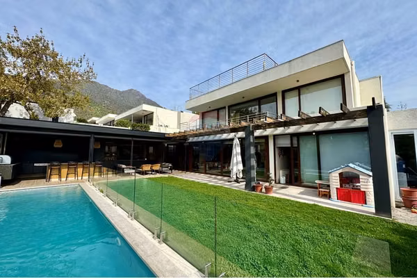 Casa en condominio, la reina alta