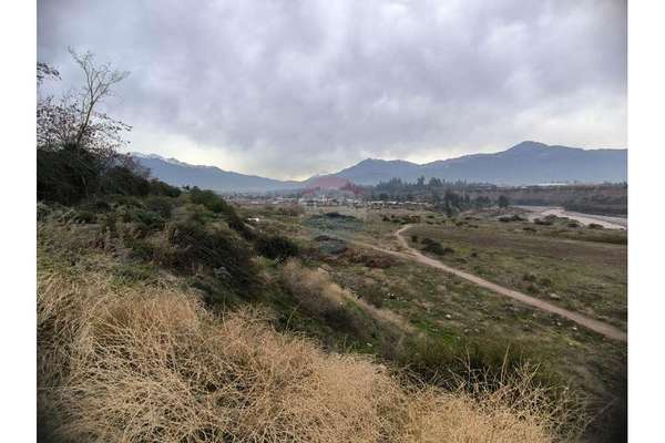 Terreno de grandes dimensiones para proyectos