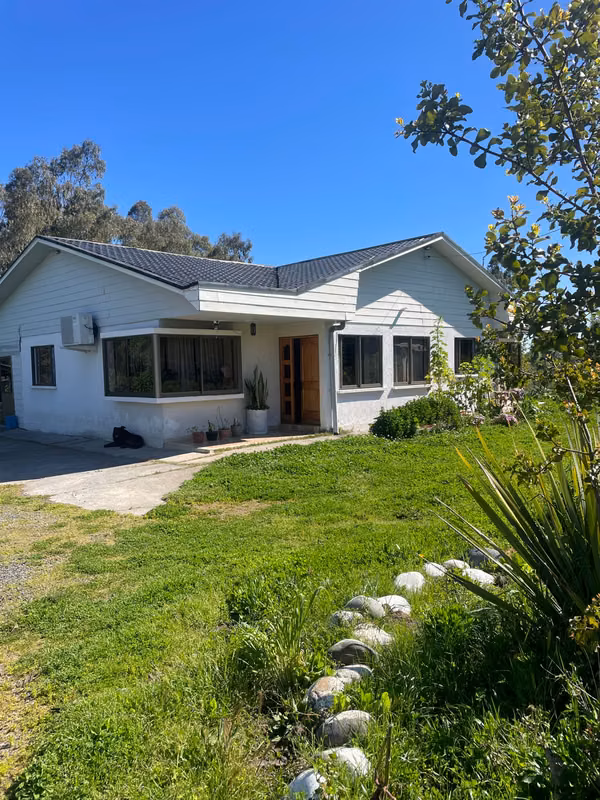 VENDE PARCELA CON CASA A 10 M DE SAN CARLOS