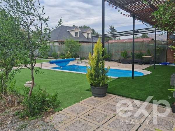 Casa en venta de 3 dorm, 3 bañ. en Huertos Familiares Tiltil