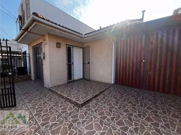 SE VENDE CASA EN EL SENDERO, QUILLOTA