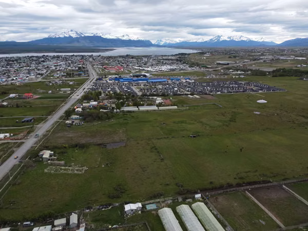 SE VENDE TERRENO  5 Ha  EN PUERTO NATALES  (26800)