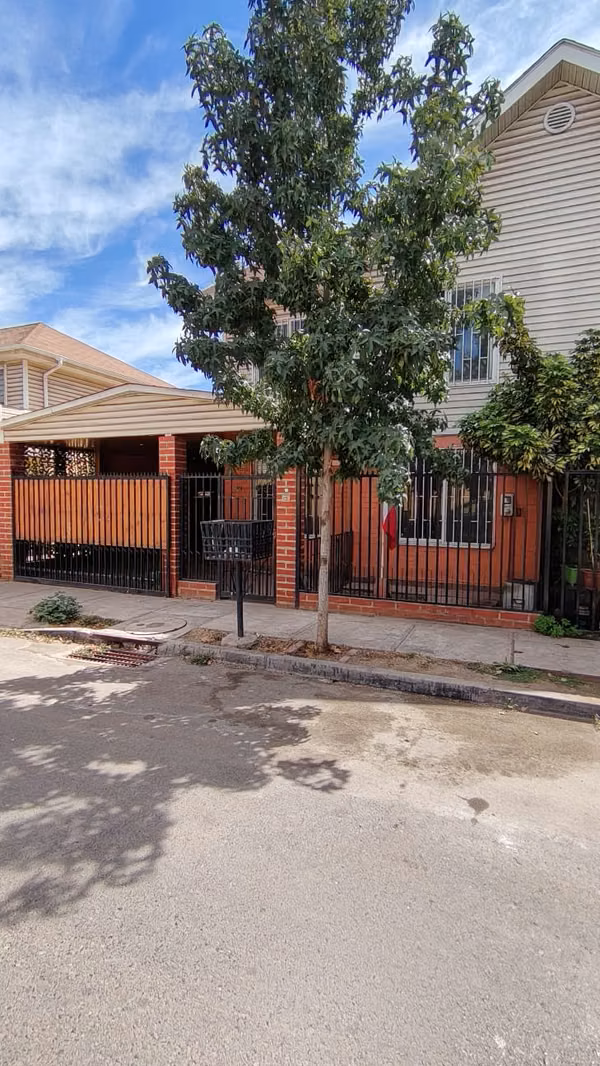 Vende 3 Dormitorios 3 Baños 2 Estacionamiento Cuidad Del Sol