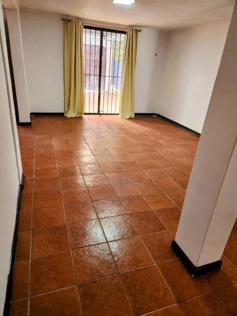 Amplia Casa 5D/2B en Centro de Alto Hospicio