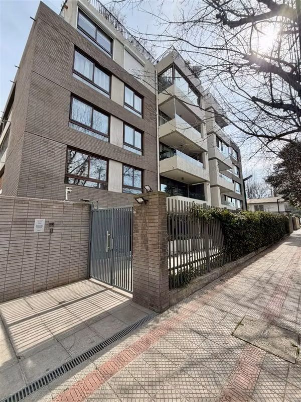 Amplio duplex , con quincho privado, 3D, 3B, 3E y B, seguro