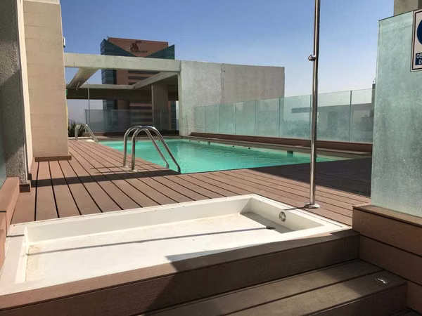 Venta de depto en Las Condes | 2D + 2B + E + B | (180746)