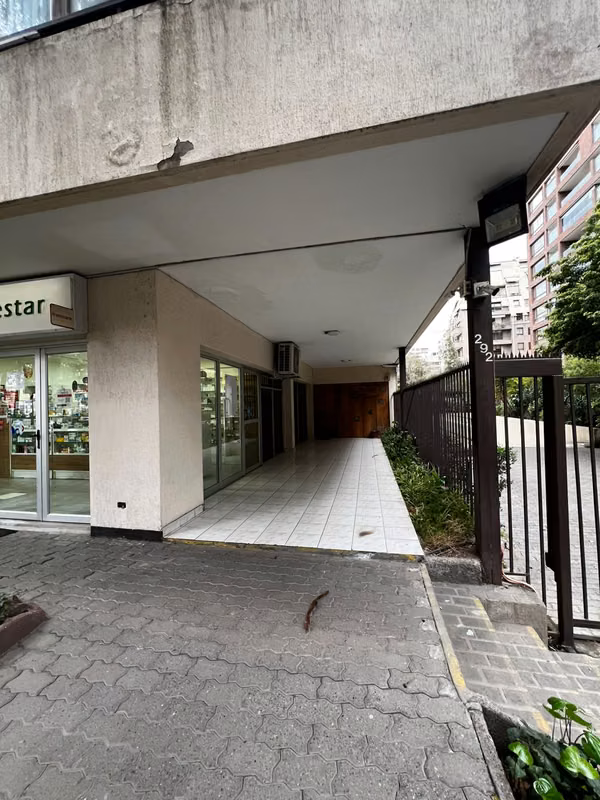 Arriendo Policlínico En Holanda 292, Providencia