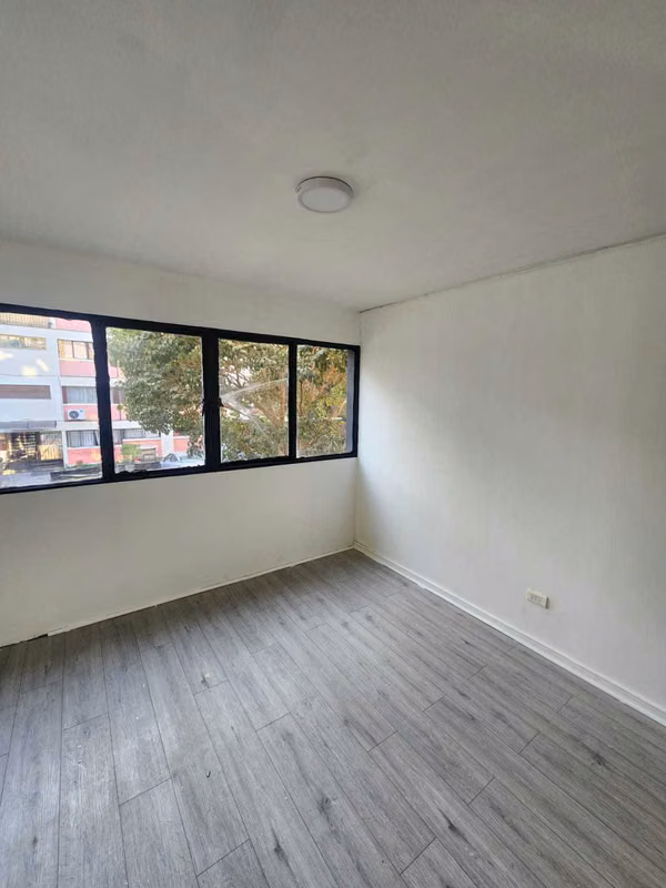 3 habitaciones + 1 baño + logia (180779)