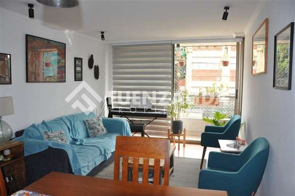 Depto en venta de 2 dorm 2 baños. Estacionamiento y Bodega
