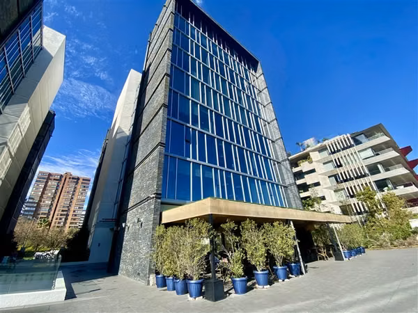 Arriendo oficina Vitacura Kennedy Gerónimo de Alderete