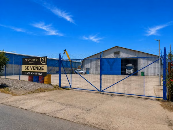 Se vende terreno con Galpón en Barrio Idustrial