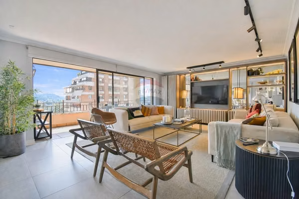 Hermoso depto. remodelado / el golf, las condes
