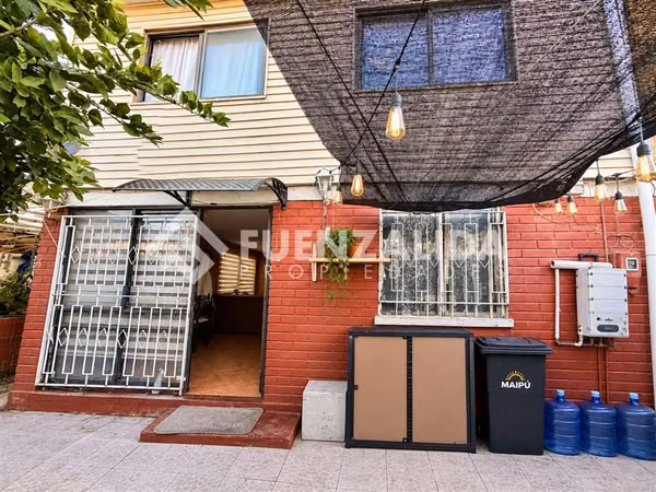 Casa en venta de 4 dorm + 2 Baños + 2 Estac. en Maipú