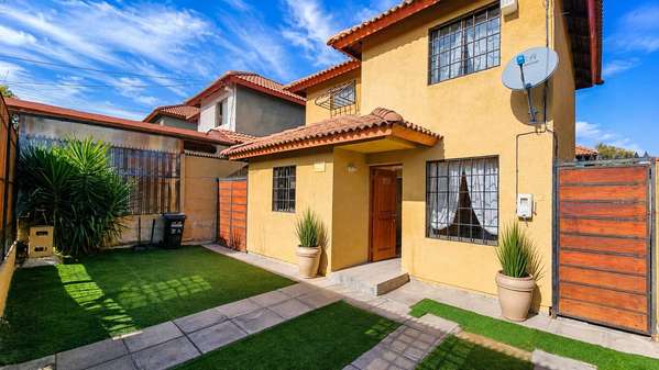 ARRIENDO CASA AISLADA 4D + 2B + 2E | EL PERAL (180864)
