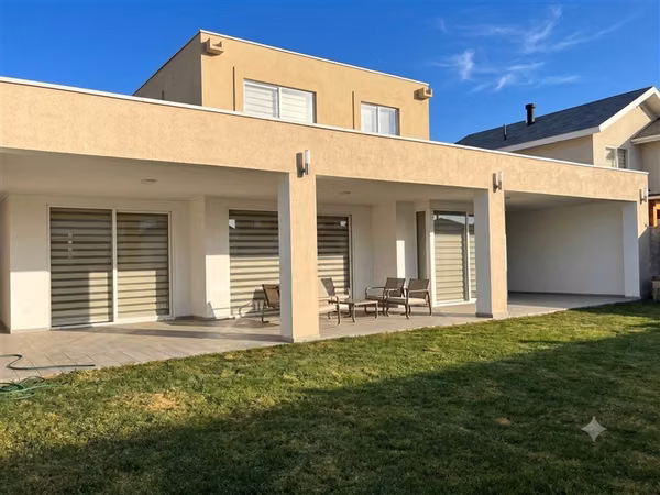 Casa en arriendo en Padre Hurtado