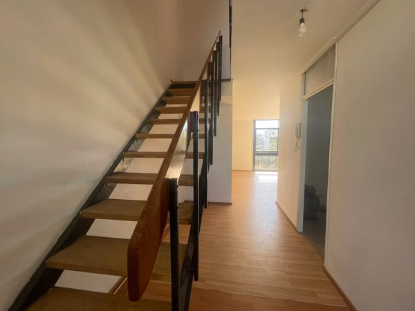 Se vende duplex remodelado en Villa Olímpica (180900)