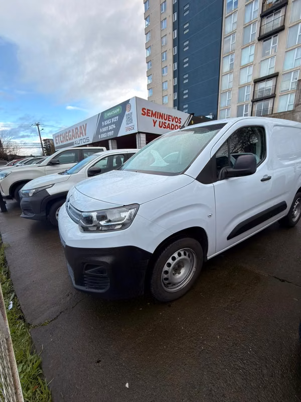 CITROEN BERLINGO MECANICA MOTOR 1.5 AÑO 2024 UNICO DUEÑO 25 MIL KM