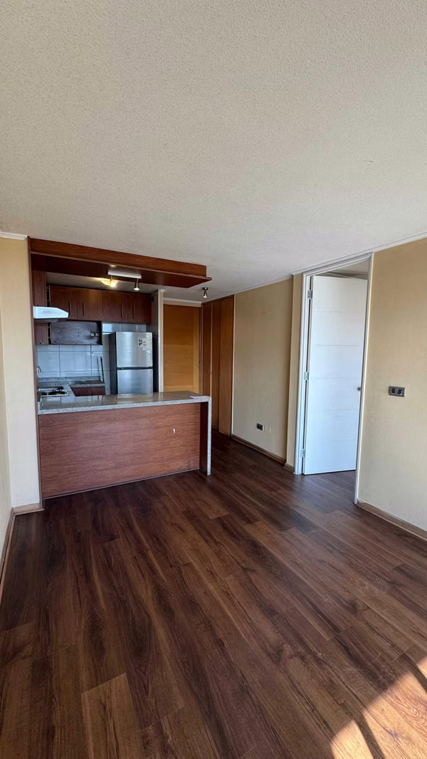 DEPTO EN ARRIENDO 1D1B CON ESTACIONAMIENTO (180962)
